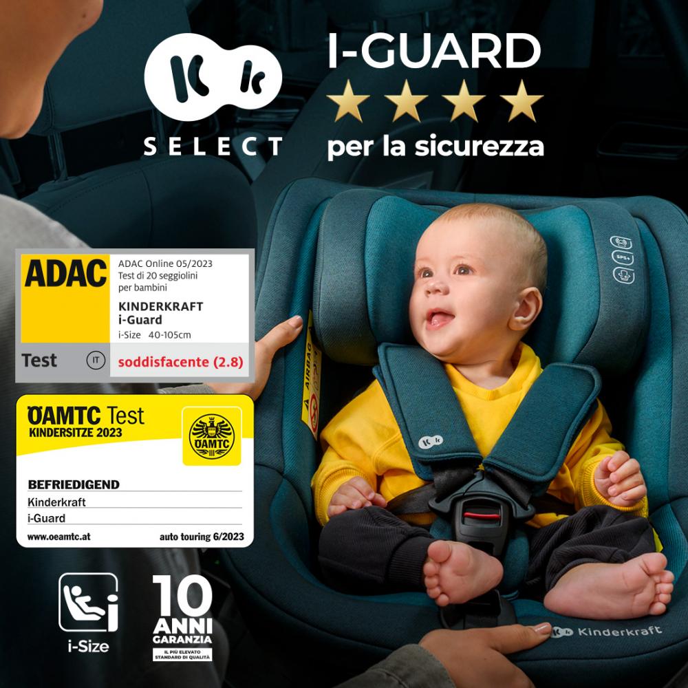 Bambino seduto in un seggiolino auto I-GUARD della marca Kinderkraft che ha ottenuto la certificazione ADAC.